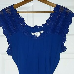 Boho chic blousson dress.